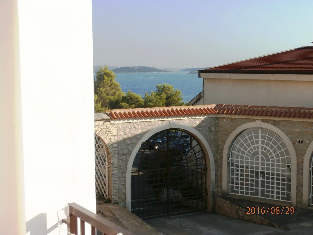 Apartments Meni Drage Exterior photo
