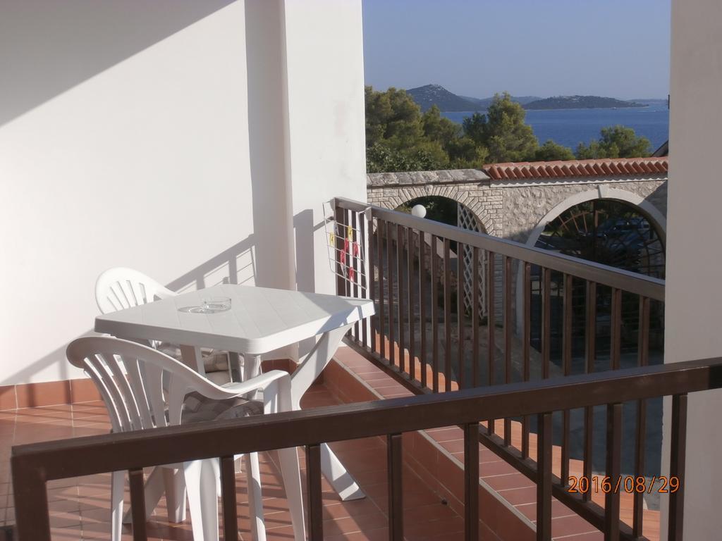 Apartments Meni Drage Exterior photo