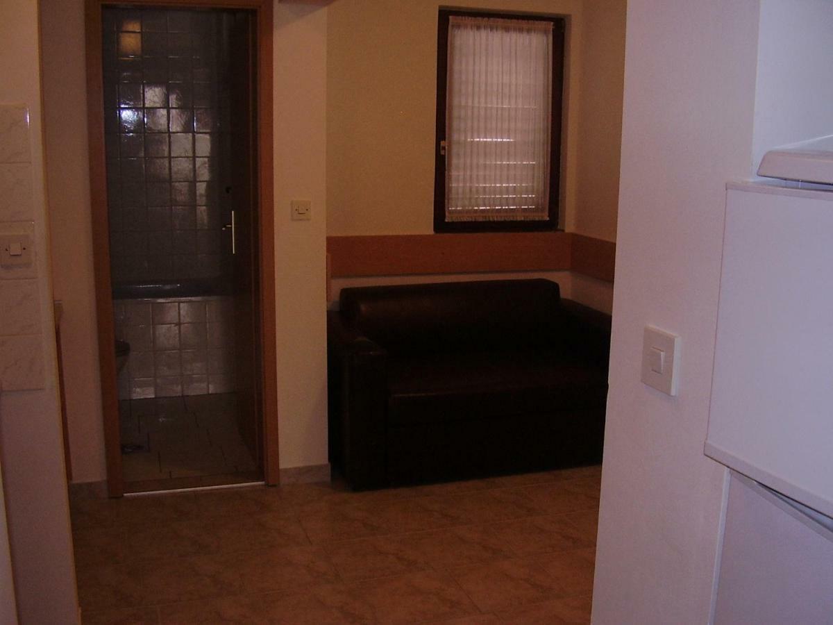 Apartments Meni Drage Exterior photo